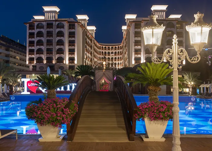Quattro Beach Spa & Resort Konaklı