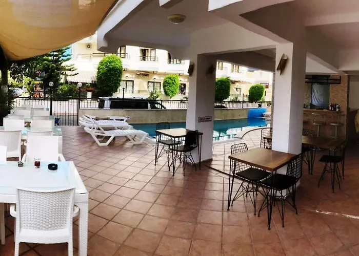 Christina Apart Otel Аланія