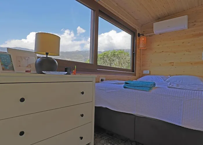 Muhteşem deniz manzaralı ağaç ev Apart otel Kaş