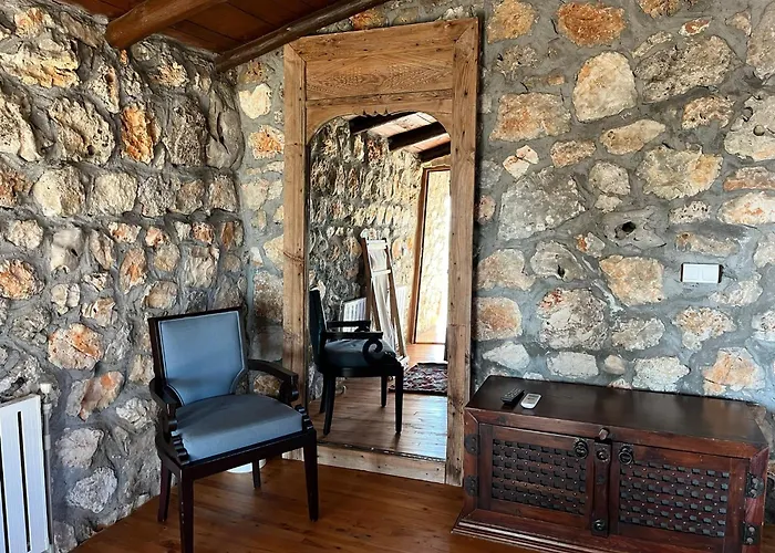 Private Kale Lodge - Adult Only + 15 Kas
