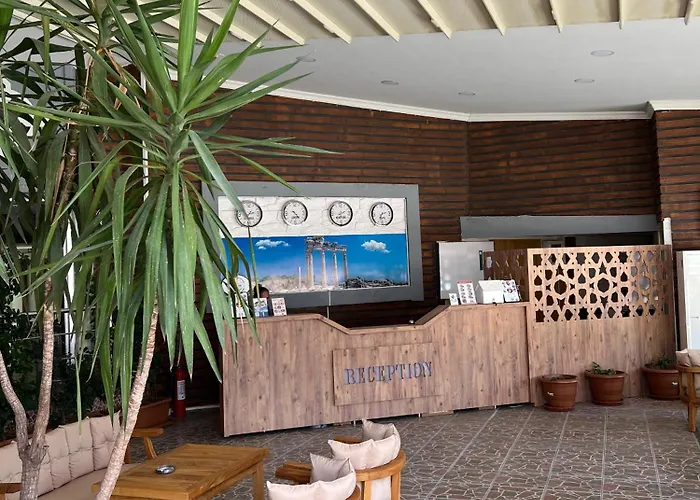 Side Legend Hotel