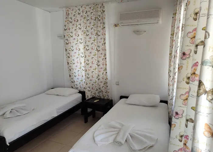 Kuecuek Ev Bed & Breakfast Kumluca
