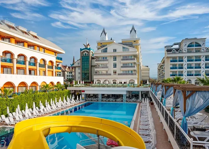 Dream World Resort & Spa Side