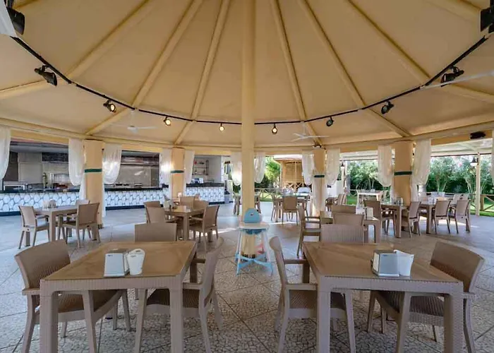 Palmeras Beach Hotel Payallar