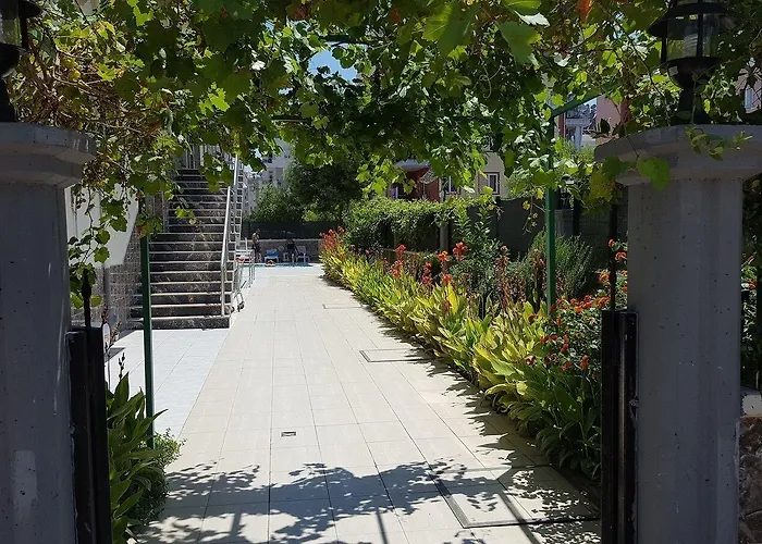 Pusula Apart Otel Bahtili