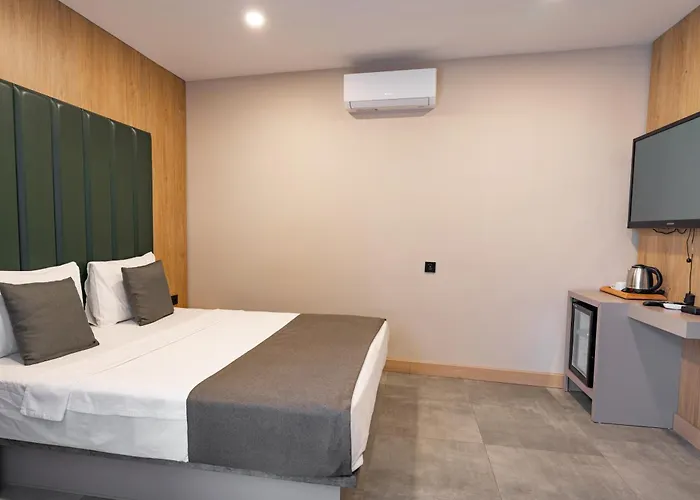 Perast Garden Hotel Çıralı