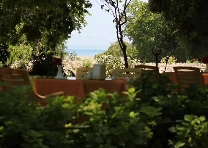 Garden Pansiyon Çıralı