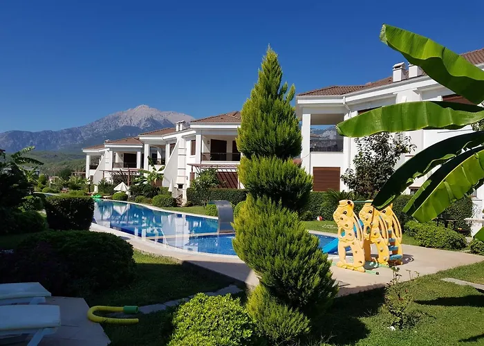 Cristal Villalar Kemer