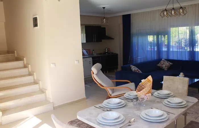 Monna Roza Family Suit Antalya
